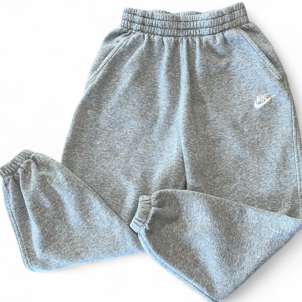 Nike Sportswear Club Fleece Joggers Youth Kids.Size M Gray White Logo